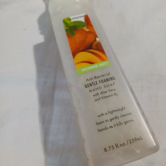Bath & Body Works Nectarine Mint Anti-Bacterial Gentle Foaming Hand Soap NEW 8OZ - Picture 6 of 6
